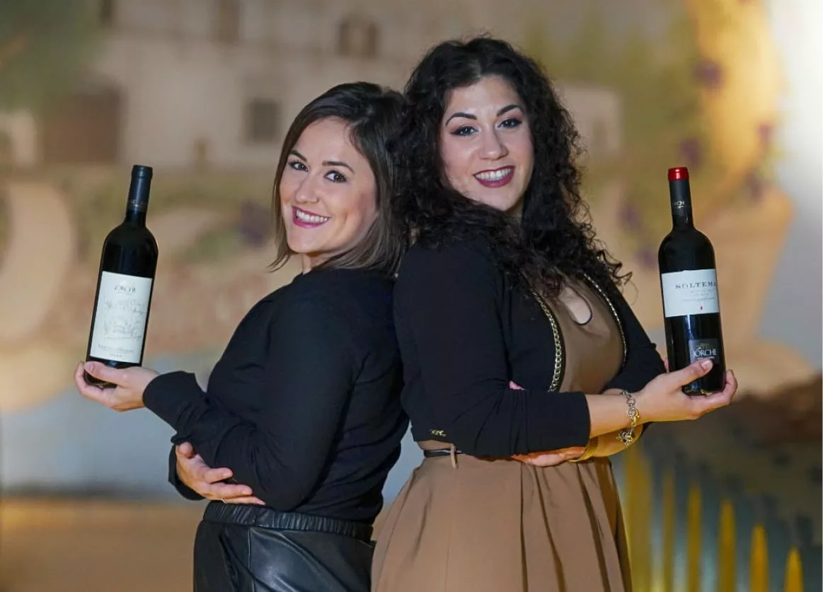 Dalila en Emanuela Gianfreda, de vijfde generatie wijnmakers van Antica Masseria Jorche in Torricella, Puglia