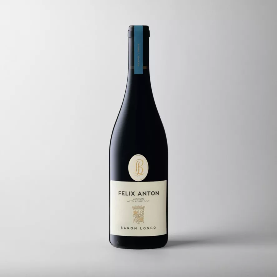Baron Longo Felix Anton Lagrein fles, witte achtergrond