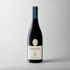 Fles Baron Longo Felix Anton Rosso Vigneti delle Dolomiti IGT tegen een lichtgrijze achtergrond